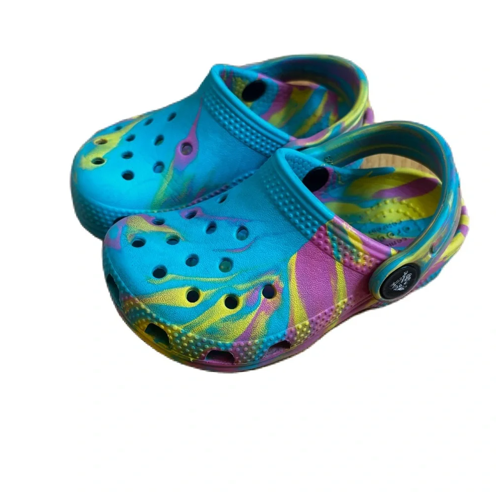 Crocs‎ Toddler C7 Size 7 Vibrant Kids Classic Clogs Water Shoes Blue Yellow Pink